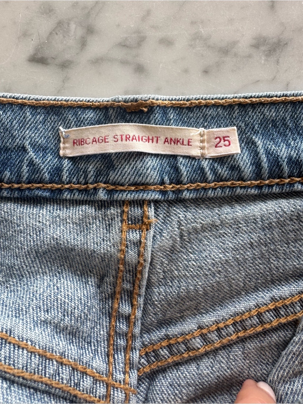Levi’s Ribcage Patch Pocket Ankle - Picture 2 of 5